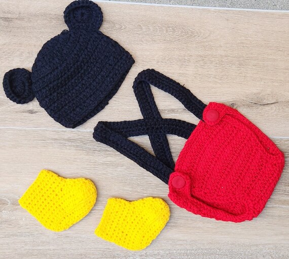 Mickey mouse hotsell knitted baby outfit