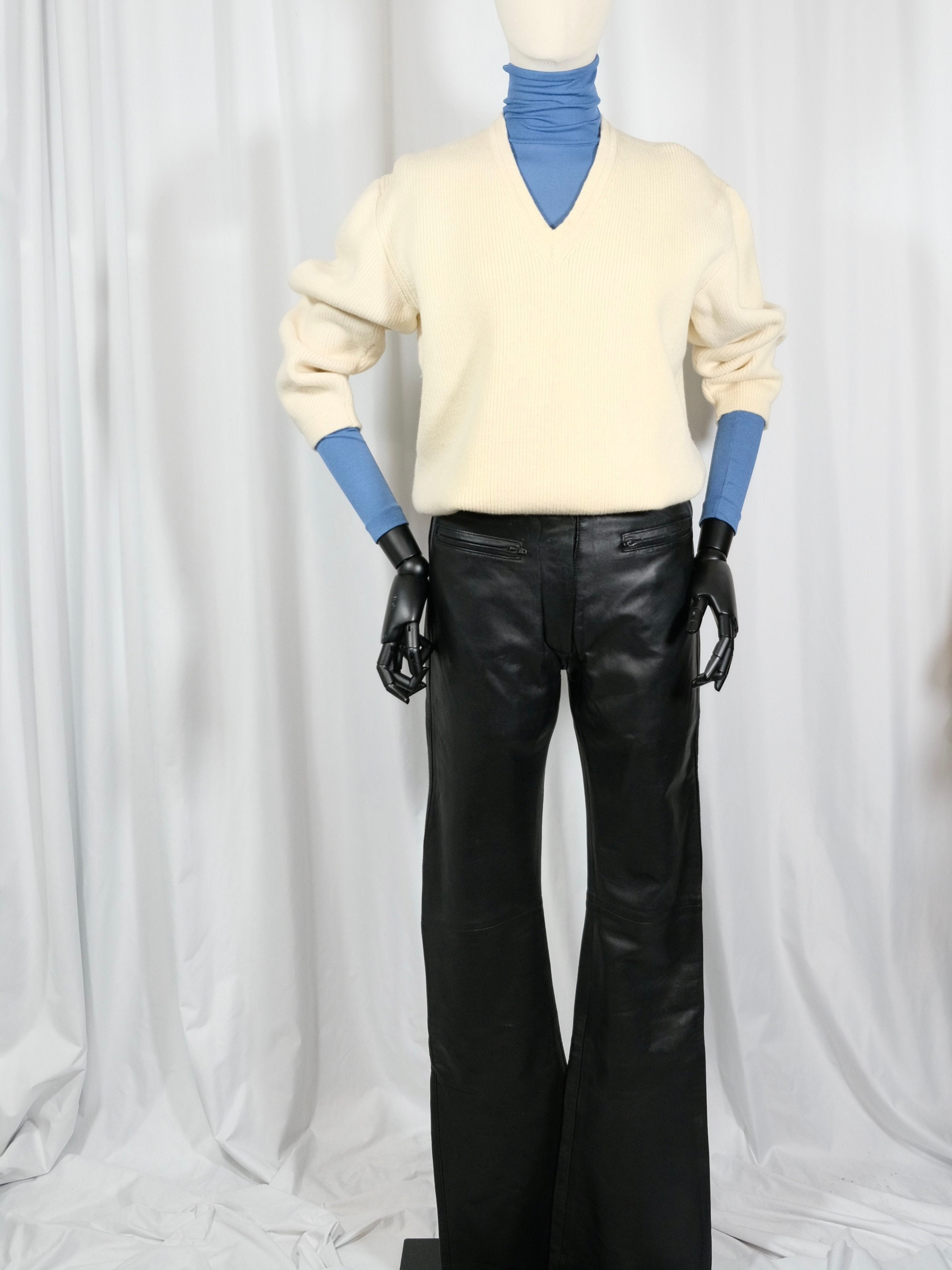 V-neck Sweater / Ecru Wool / Woman Size 