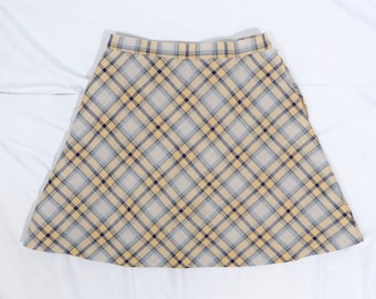 ENFANT : Jupe évasée / motifs écossais / taille 10ans