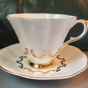 Queen Anne Gold Scroll Pattern Tea Cup Saucer. Cottagecore Bridal Wedding Farmhouse Vintage Grandmacore Granmillenial Tea Party