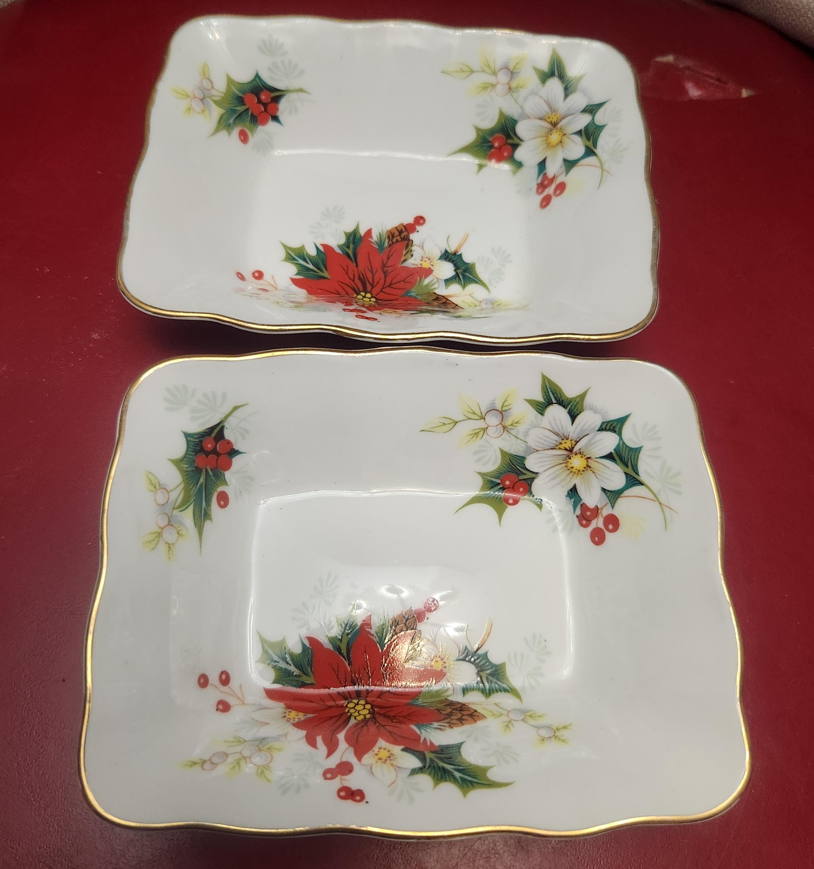 英国製　希少　ロイヤルアルバート　ポインセチア プレート＆マグ　2点セット 英国製 希少 ロイヤルアルバート ポインセチア プレート＆マグ 2点