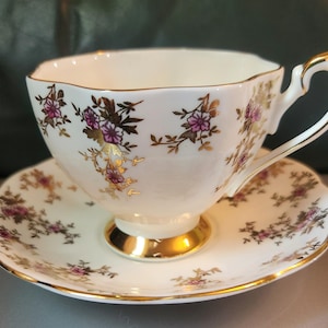 Queen Anne Purple flowers Gold Pattern Tea Cup Saucer. Cottagecore Bridal Wedding Farmhouse Vintage Grandmacore Granmillenial Tea Party
