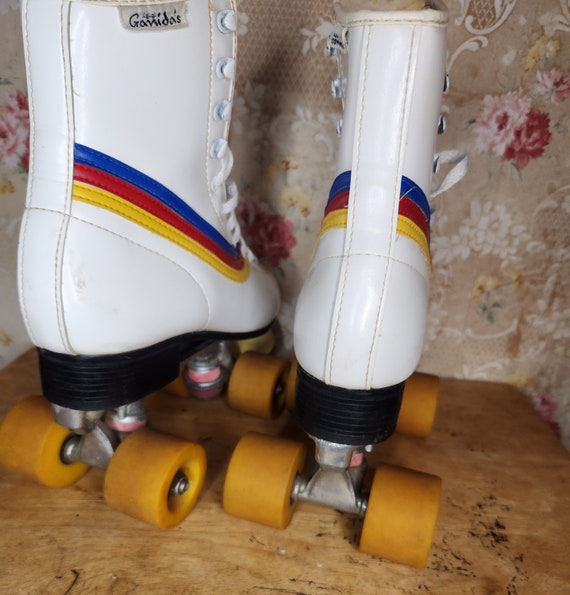 1970s Rainbow Roller Skates Ladies Size 6 1/2 Gan… - image 3