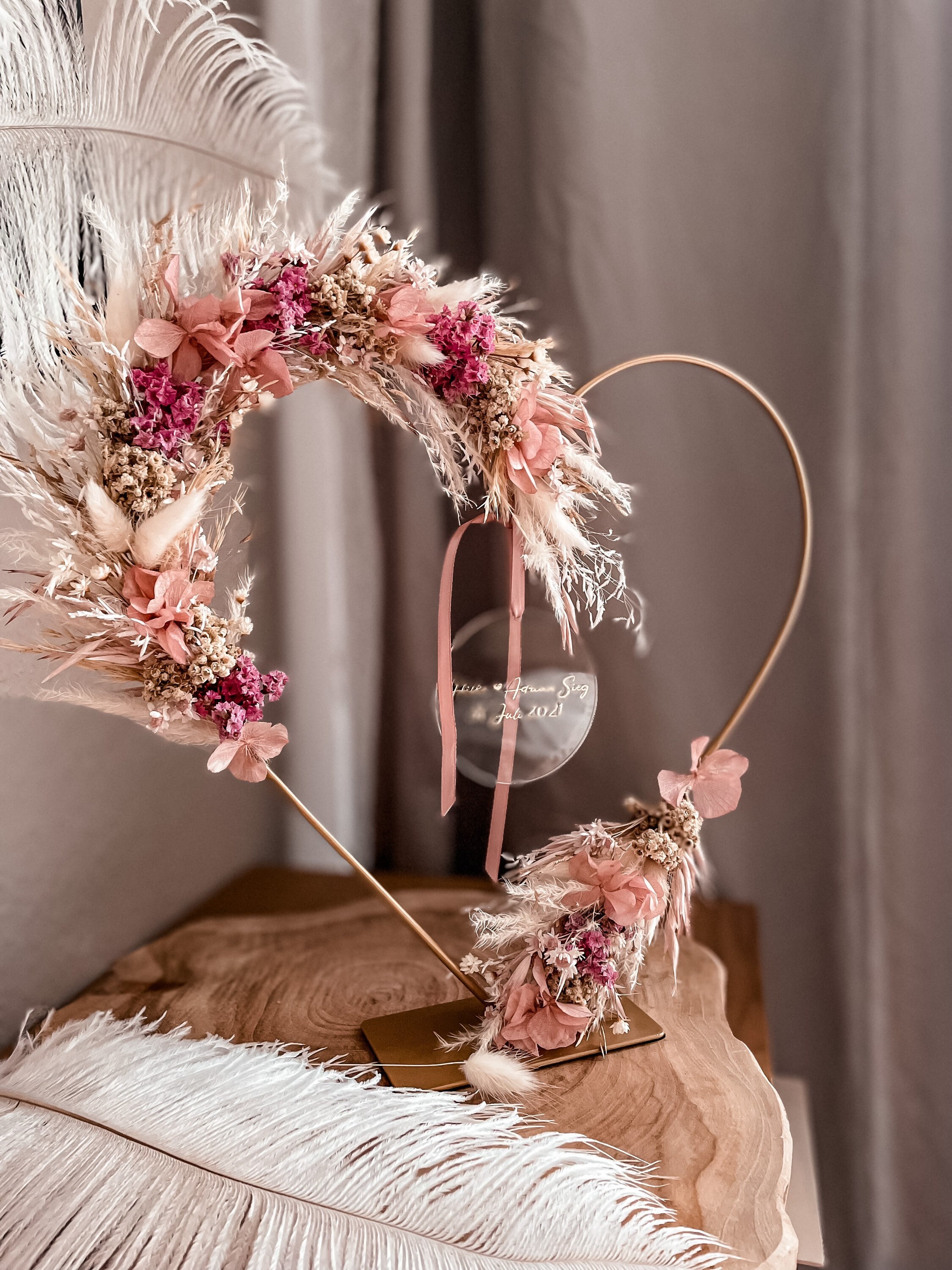 Cœur Debout avec Des Fleurs Séchées