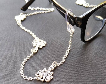 Christmas Tree Eyeglass Chain ~ Holidays Are Coming ~ Reading Glasses Lanyard ~ Spectacle Holder ~ Silver Glasses Retainer ~ cwtchusstore