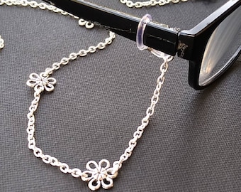 Flower Eyeglass Chain ~ Lazy Daisy Glasses Chain ~ Reading Glasses Lanyard ~ Spectacle Holder ~ Silver Charm Glasses Retainer ~ CWtChUSstore