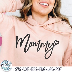 Mama SVG, Mama shirt ontwerp voor Cricut, mama cursief schrift met hart PNG, Moederdagcadeau, mama shirt design, vinyl decal gesneden bestand