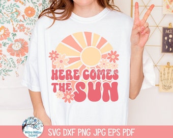 Ecco che arriva il sole SVG per Cricut, design retrò per maglietta estiva groovy PNG, design retrò floreale per maglietta estiva JPG, file stampabile per sublimazione