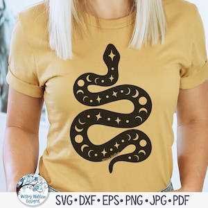 Cobra com fases da lua e estrelas SVG, design de camiseta de cobra celestial, decalque místico Boho, silhueta de cobra, arquivo de decalque de vinil para Cricut