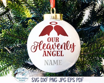 Nuestro Ángel Celestial SVG, Adorno Navideño Personalizado SVG, Adorno Navideño en Memoria, Alas de Ángel, Archivo de Vinilo para Cricut