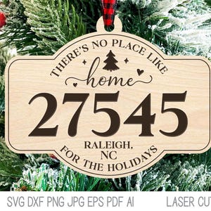 Archivo SVG de adorno navideño con código postal para cortadora láser, No hay lugar como el hogar para las fiestas, árbol de Navidad, Xtool, Glowforge, ciudad