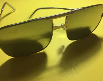 1970s Oversized Gold Square Aviators with Mirrored lenses