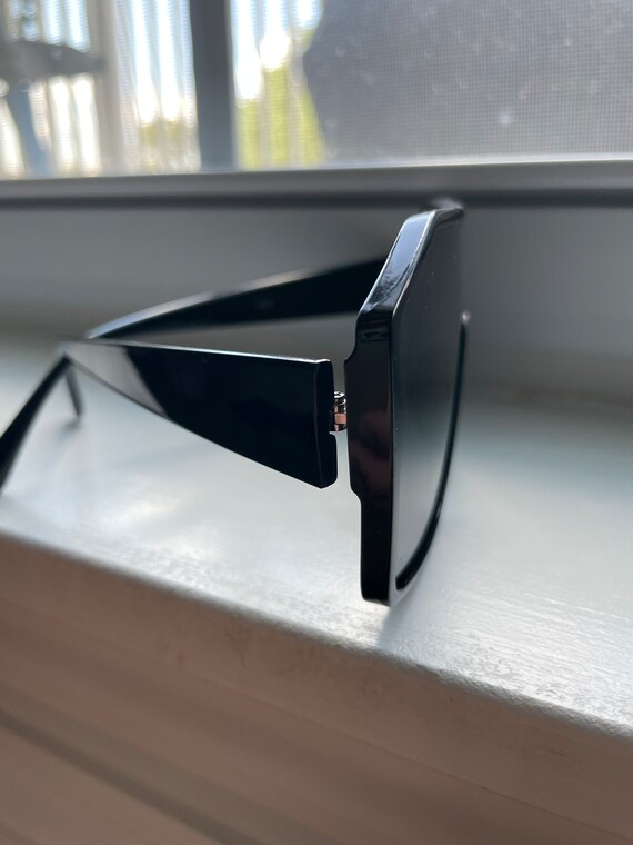 Large shield style black sunglasses - image 6