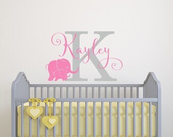 Vinilo decorativo de elefante para habitación infantil: Nombre e inicial personalizados para niña WW178
