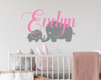 Vinilo decorativo de elefante para habitación de bebé: Monograma personalizado con el nombre del bebé WW238