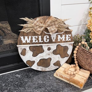 18&quot; round door hanger / welcome sign / cow print sign / door sign / 1&quot; thick / cow skull sign