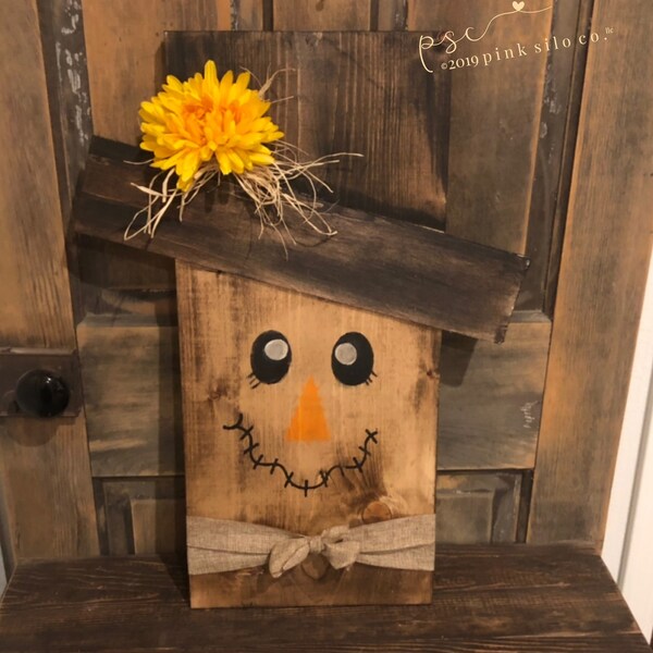 Personalized Scrarecrow Wooden Sign - Up to 10 Kids - Halloween Gift for Grandma/Mom