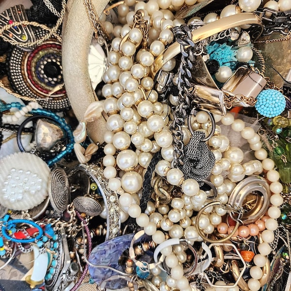Vintage Costume Jewelry Grab Bag: 9-Piece Wearable Craft Lot