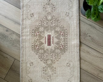 Butter vintage Turkish rug