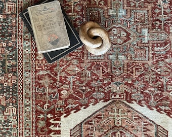 Bolero vintage Persian rug