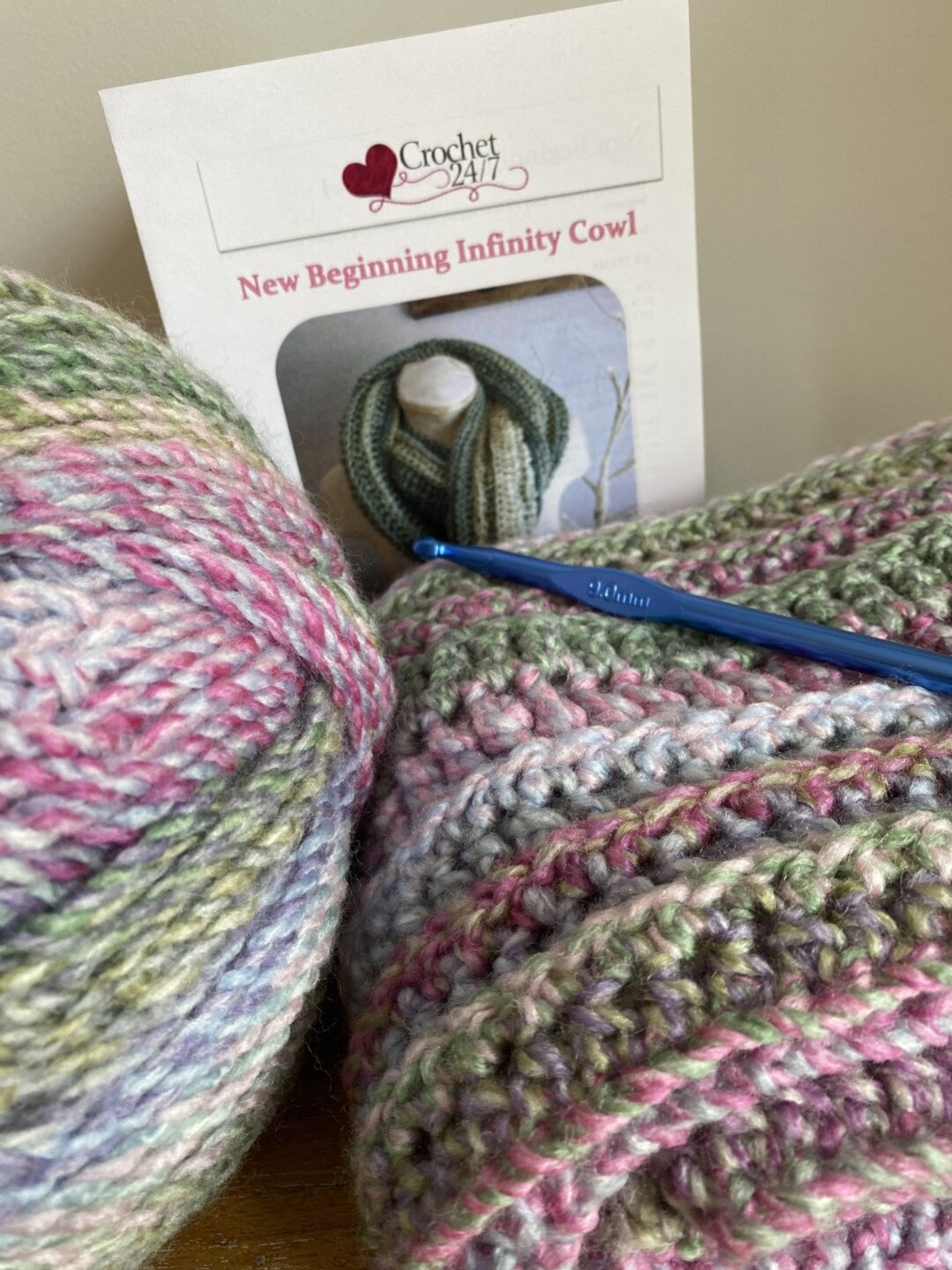 Kit Crochet New Beginning Infinity Scarf Cowl Kit Easy Pattern Circular ...