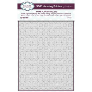 Pode incluir: Uma pasta de embossing 3D branca com um padrão de treliça de favo de mel. A pasta é etiquetada como "Honeycomb Trellis" e "EF3D-056".