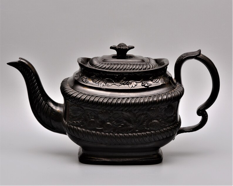 Large CASTLEFORD C1810 Leeds Black Basalt TEAPOT AF