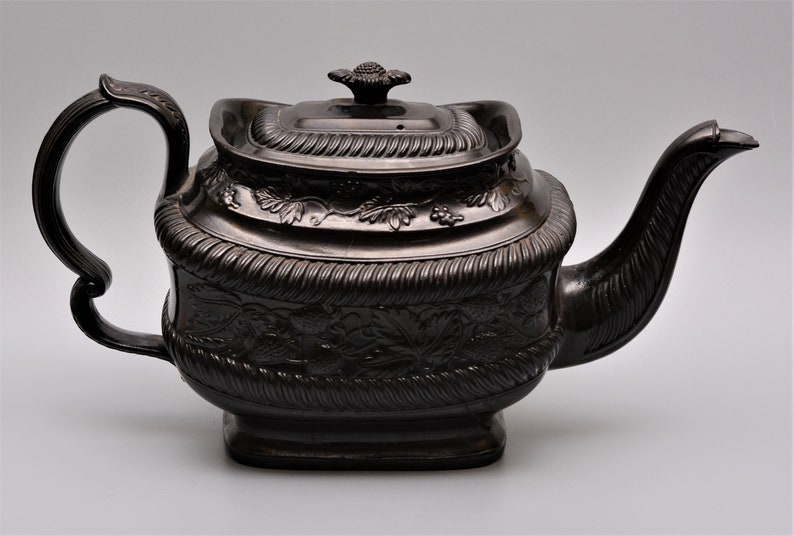 Large CASTLEFORD C1810 Leeds Black Basalt TEAPOT AF