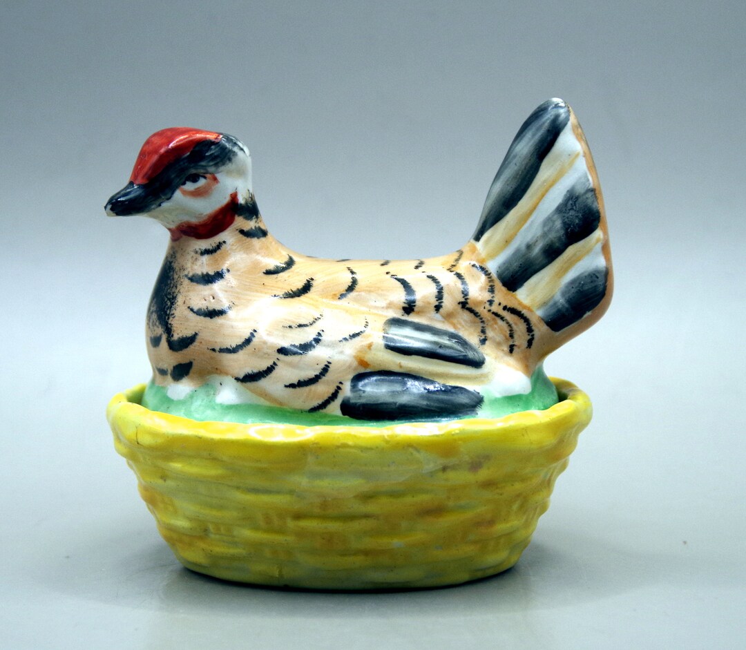 STAFFORDSHIRE Pottery C1860 Miniature HEN on NEST Egg Holder Polychrome
