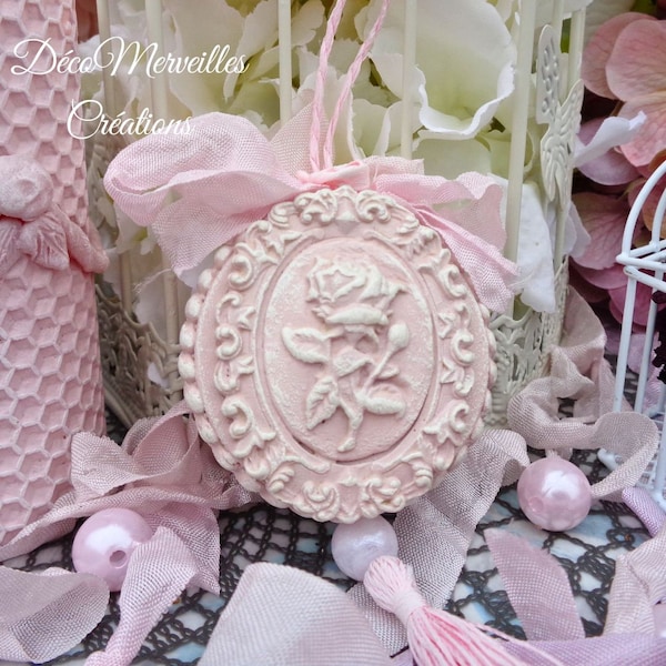 Médaillon décoratif  style shabby chic avec une bougie en cire d'abeille La Rose Antique,