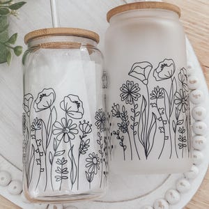 Wildflower Iced Coffee Glass Cup: Bamboo Lid & Reusable Straw