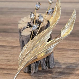 Vintage Kramer Gold Tone Rhinestone Leaf Bloom Burst Brooch Pin
