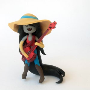 マーセリン ヴァンパイア クイーン Inspirado Adventure Time Personalizado Hecho a mano。トータルでパーソナライズ可能。ヘチョ・ア・ペディド・プリンセサ・レイ・ヒエロ