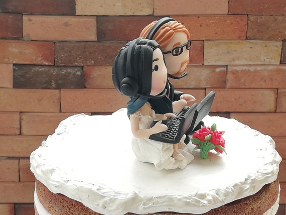 Chibi Wedding Cake Topper Gamer Couple Players Anime Couple - Etsy Denmark Chibi Wedding Cake Topper Gamer Couple Players Anime Couple - Etsy Denmark