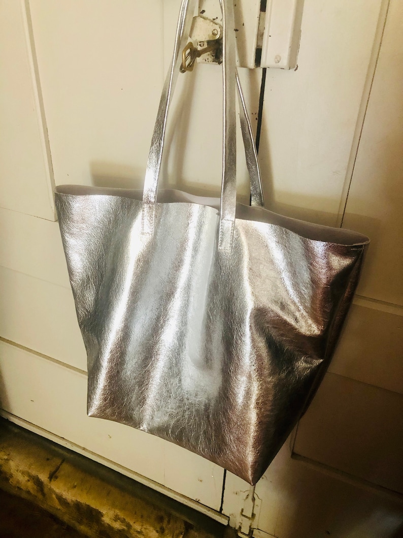 Silver Italian leather tote bag, metallic leather shoulder bag, soft oversized bag in silver leather image 6