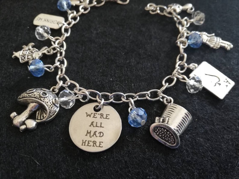 Bracciale Alice nel Paese delle Meraviglie We're All Mad Here Wonderland Buon Non Compleanno Cappellaio matto Regalo per lei immagine 4