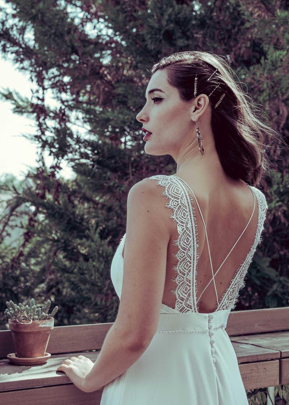 Robe de mariée MERENGUE en crêpe et dentelle dos nu France