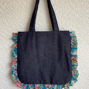 Denim tote bag with ruffle