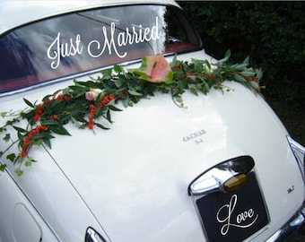 Sticker "Just Married" to apply on the car of the newlyweds