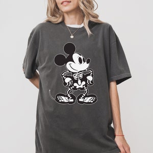 Camiseta de Halloween de Mickey Mouse de Disney, camisa de colores cómodos para Disneyland, camiseta de Disney a juego para toda la familia, atuendo de Disney World para otoño imagen 1