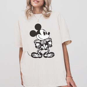 Camiseta de Halloween de Mickey Mouse de Disney, camisa de colores cómodos para Disneyland, camiseta de Disney a juego para toda la familia, atuendo de Disney World para otoño imagen 3