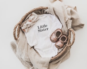 Little Sister Organic Baby Bodysuit • Pregnancy Announcement • Custom Newborn Gift • Gender Neutral Baby Clothes • Baby Shower Gift