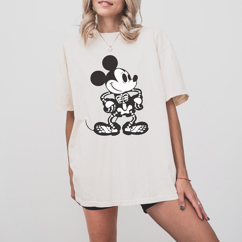 Camiseta de Halloween de Mickey Mouse de Disney, camisa de colores cómodos para Disneyland, camiseta de Disney a juego para toda la familia, atuendo de Disney World para otoño imagen 3