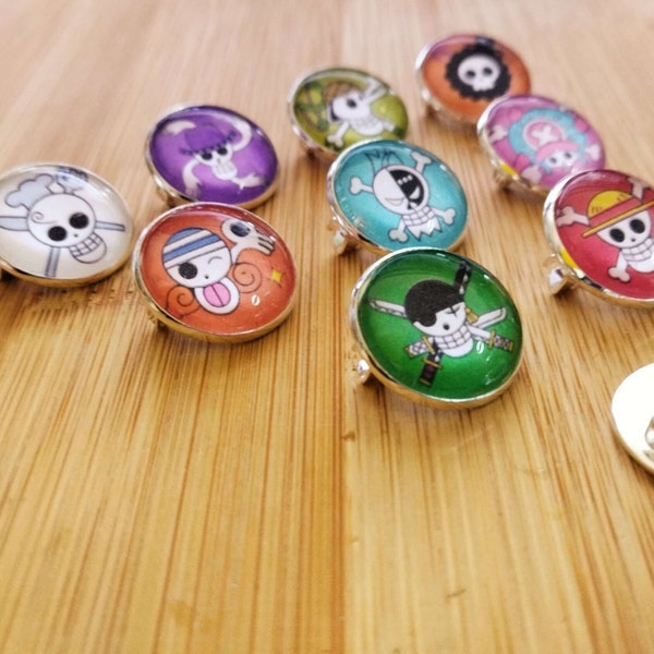 Broches ou Pins One Piece argentés