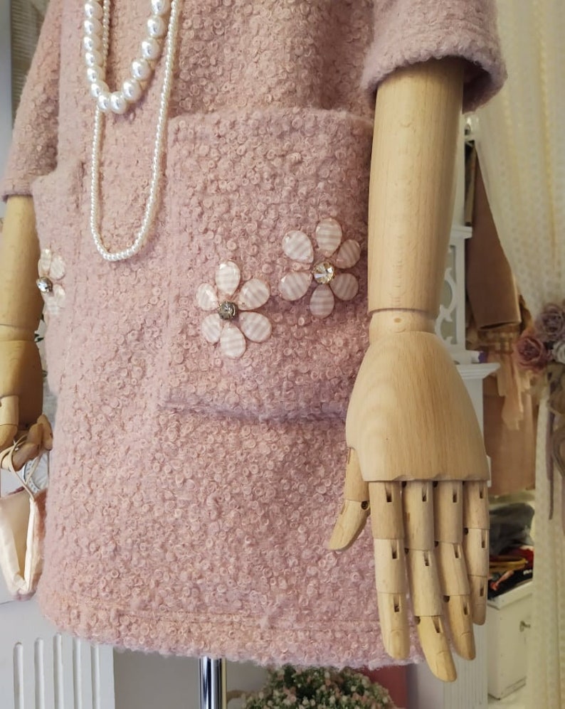 Short boucl\u00e8 wool dress