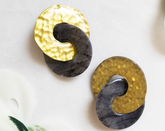 Black and Gold Link Earrings Polymer Clay Lightweight Earring Hypoallergenic Posts Contemporary Jewelry Spring Summer Style | midi WE RISE
