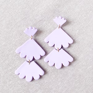 Lilac Scalloped Polymer Clay Statement Earrings Modern Minimalist Floral Style Hypoallergenic Posts Lightweight Spring Summer Earring LETI image 2