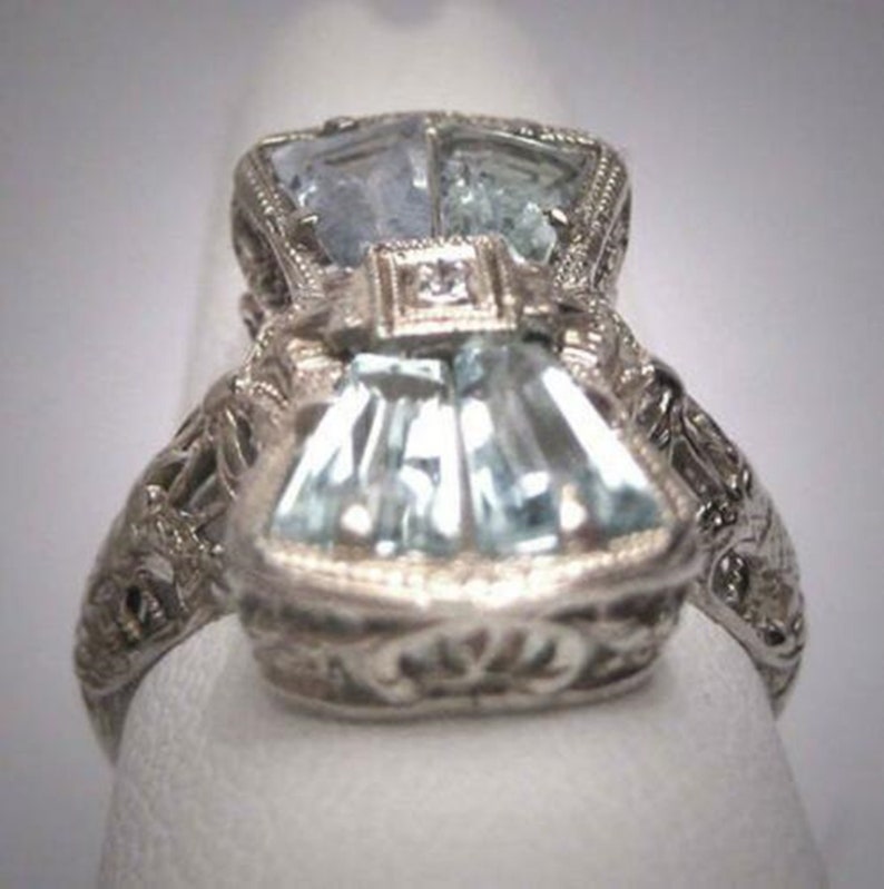 Circa 1920/'s Estate Art Deco Ring Filigree Vintage Bow Style Ring Baguette Cut Aquamarine Diamond Wedding Ring Woman/'s Engagement Ring