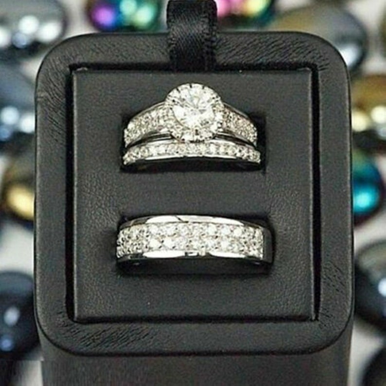 Couple Band Ring Round Cut Diamond Halo Engagement Ring Set Woman/'s Diamond Ring Set Men/'s Diamond Band Wedding Ring Set His /& Her Ring