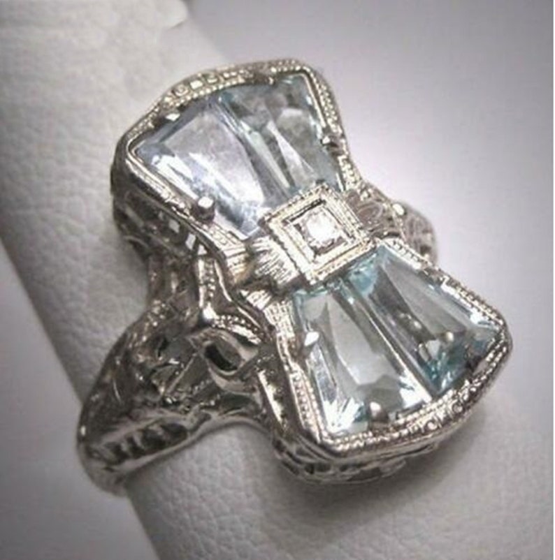 Circa 1920/'s Estate Art Deco Ring Filigree Vintage Bow Style Ring Baguette Cut Aquamarine Diamond Wedding Ring Woman/'s Engagement Ring